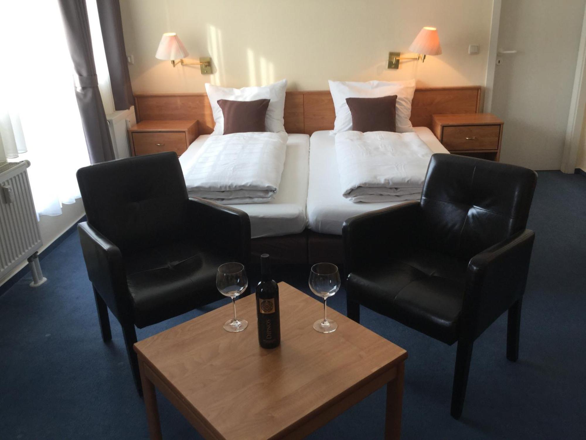 Sunibel Inn Reinheim Екстериор снимка