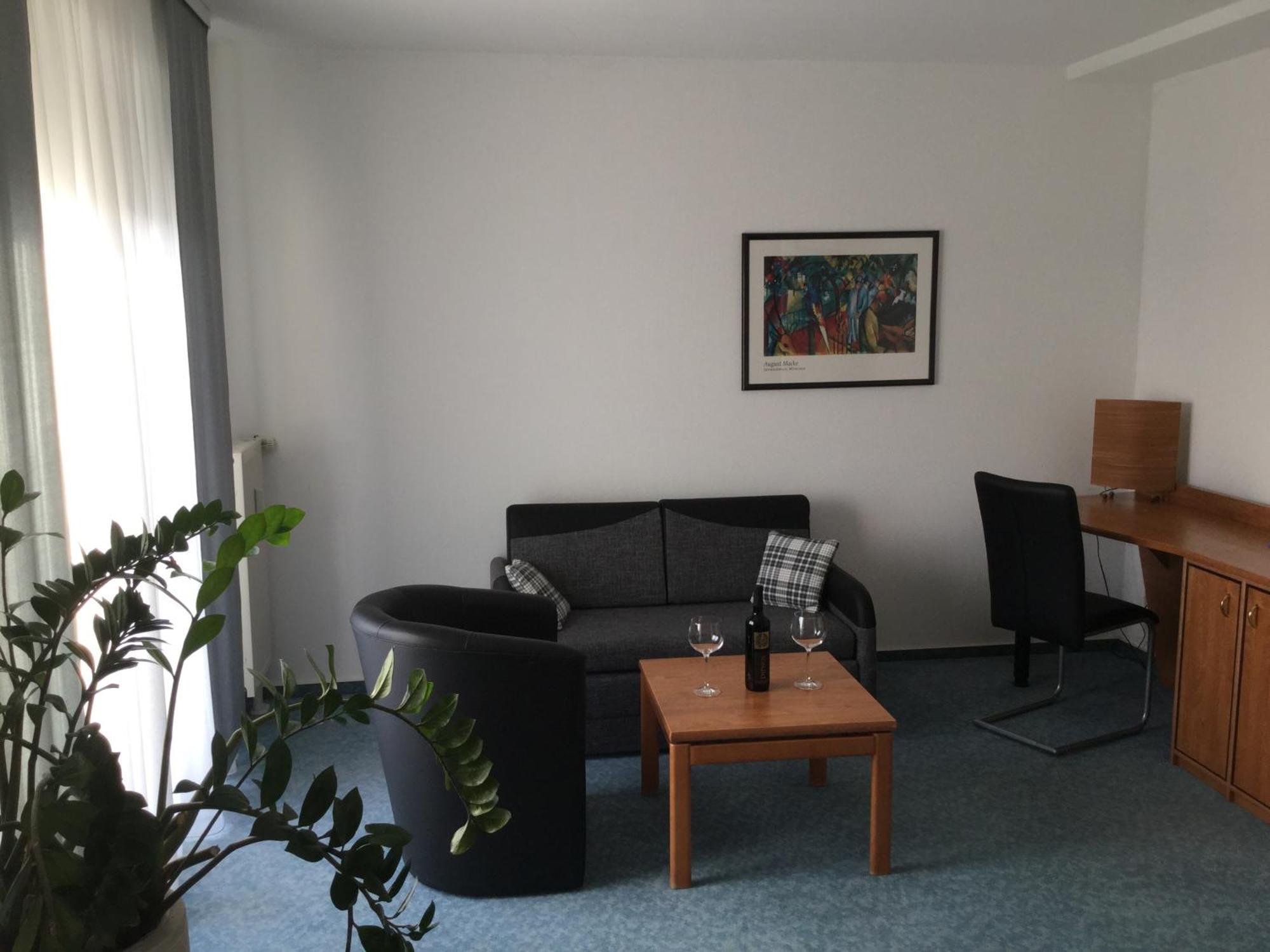 Sunibel Inn Reinheim Екстериор снимка