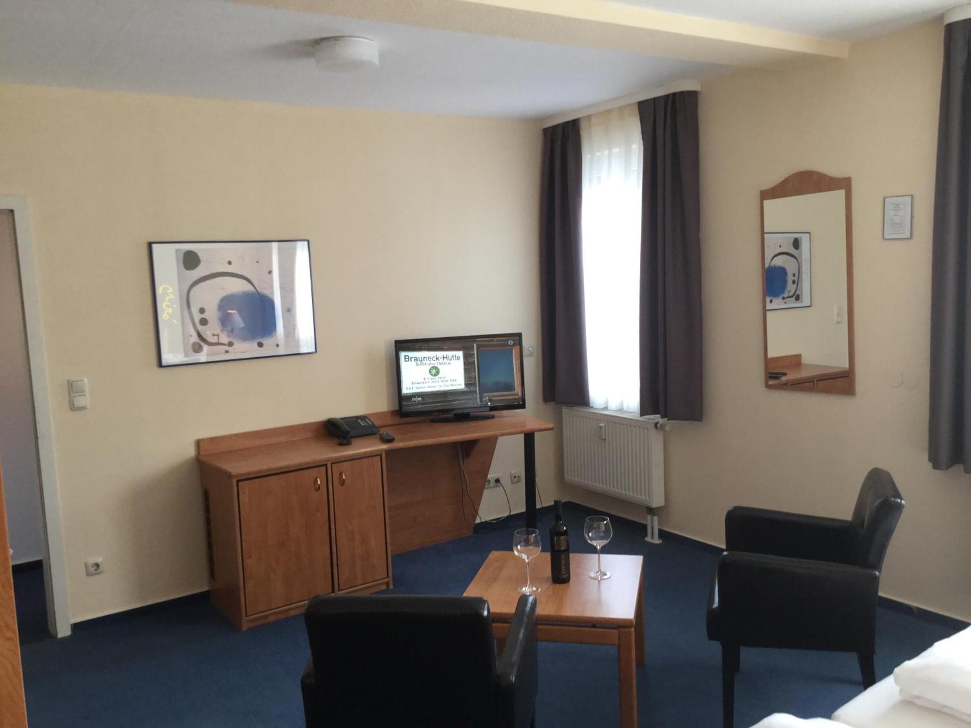 Sunibel Inn Reinheim Екстериор снимка